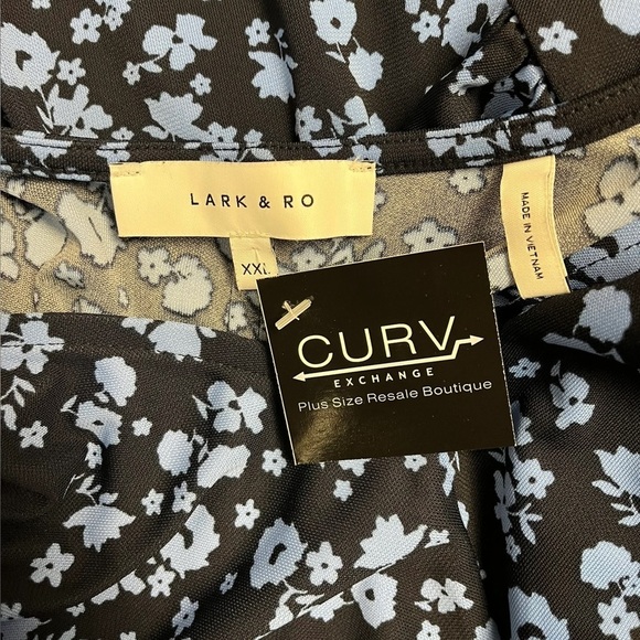 Lark & Ro Black & Periwinkle Floral Twist Front Dress - Size XXL - Picture 4 of 4